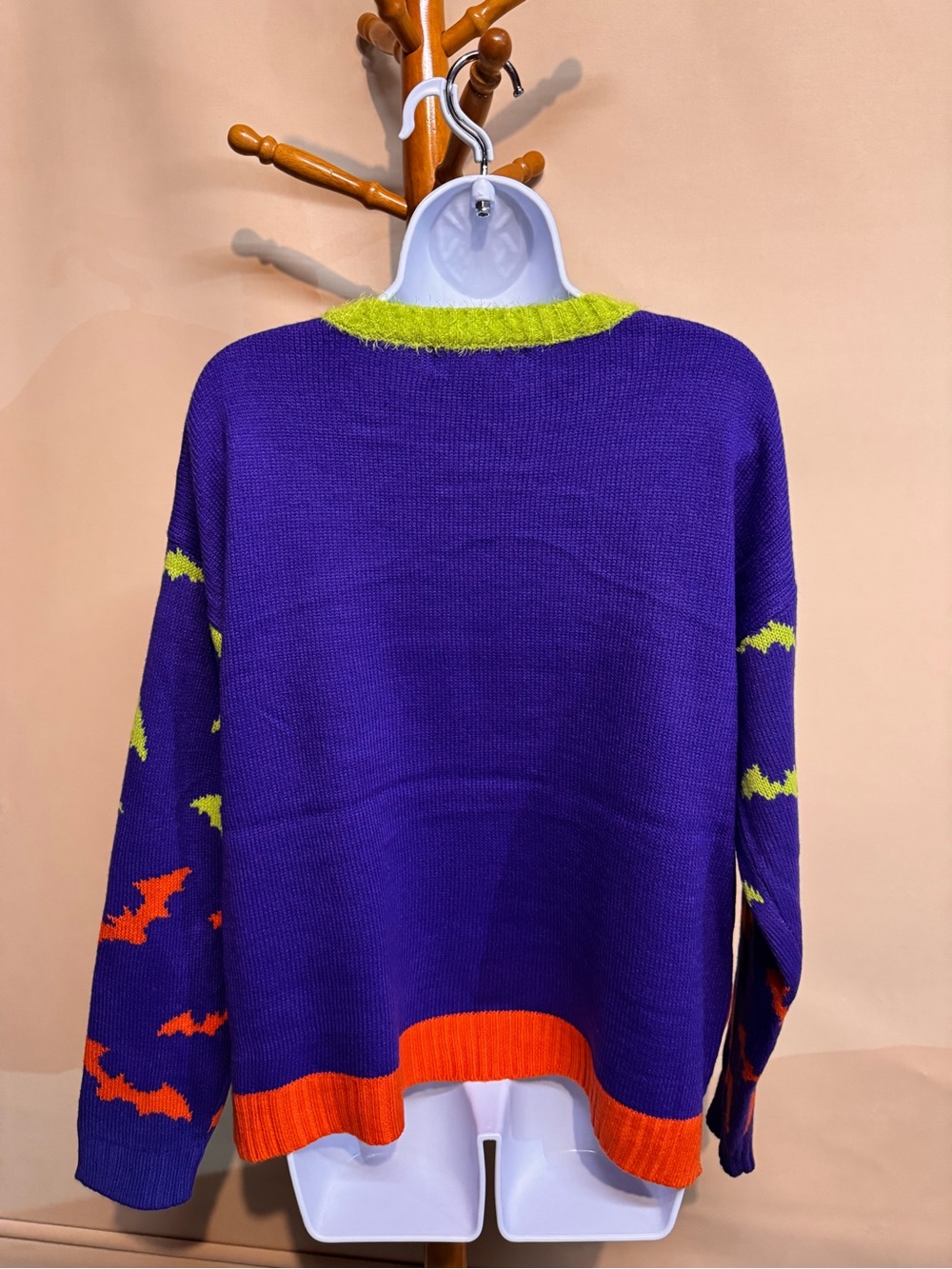 Peanuts Snoopy Halloween 'Spooky' Sequined Graphic Sweater - Womens Size Large - Picture 2 of 9